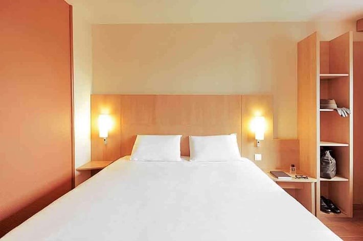ibis Como