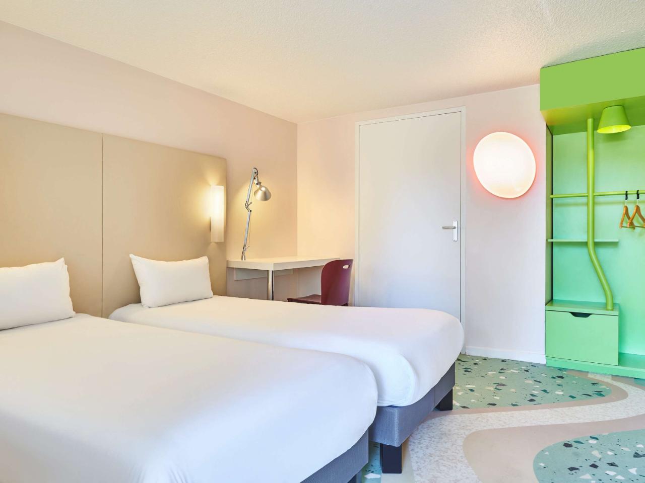 greet  Hotel Versailles - Voisins Le Bretonneux