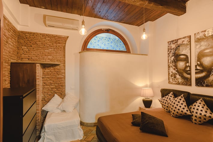 HRA - Vicolo delle Grotte