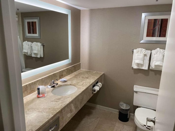 Laguardia Plaza Hotel