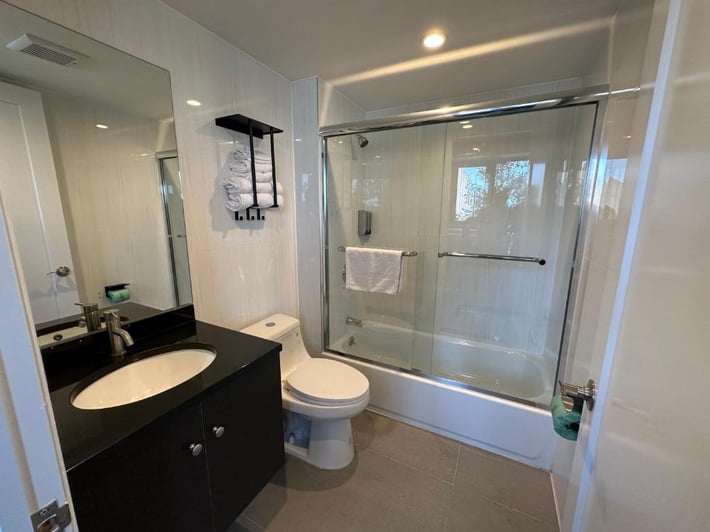 Regal Inn & Suites LaGuardia Hotel