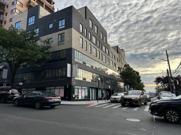 Regal Inn & Suites LaGuardia Hotel