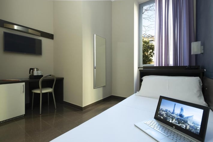 Hotel Five