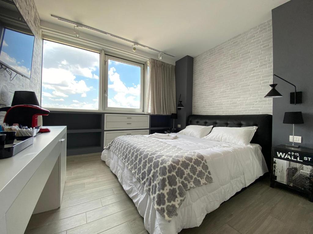 2B Fifteen Floor Suite Napoli