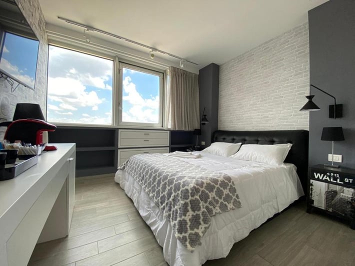 2B Fifteen Floor Suite Napoli