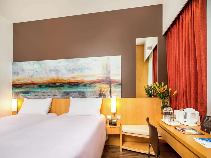ibis One Central