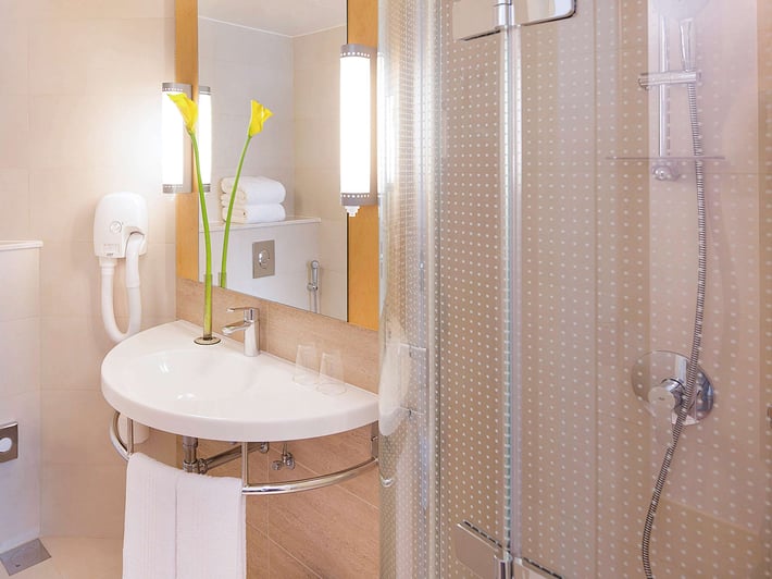 ibis One Central