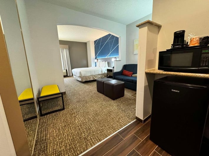 Comfort Suites East Brunswick - South River