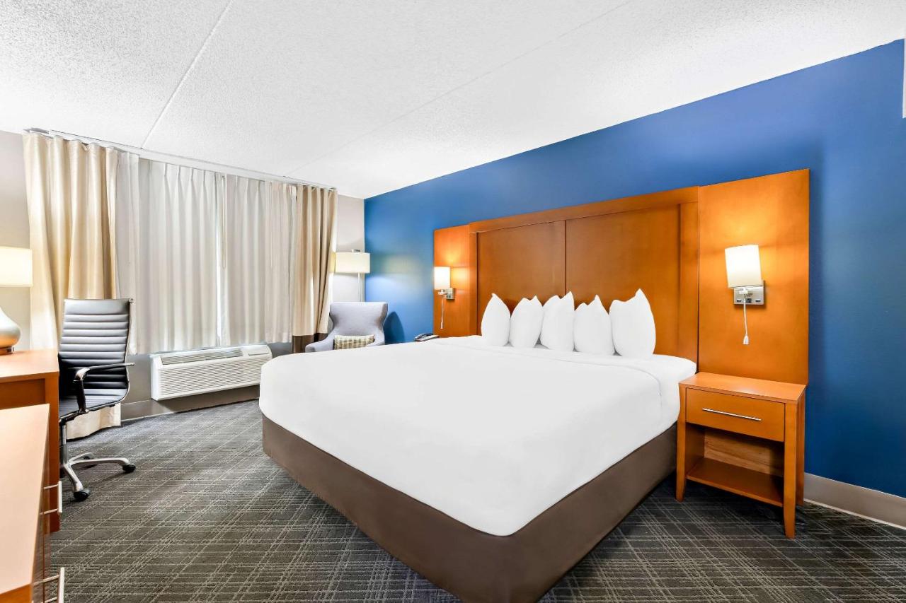Comfort Inn & Suites Nashville Near Tanger Outlets