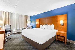 Comfort Inn & Suites Nashville Near Tanger Outlets