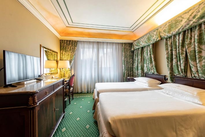 River Chateau Hotel