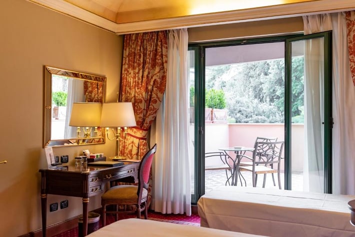 River Chateau Hotel