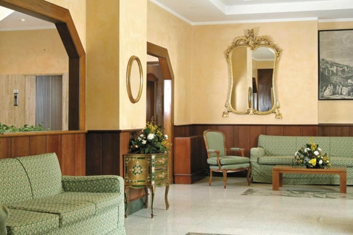 American Hotel