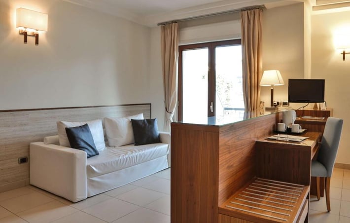 Suites & Residence Hotel