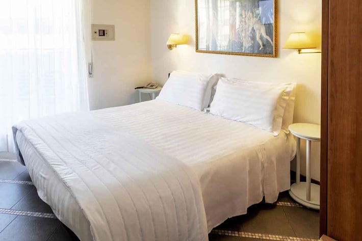 International Hotel & Suite