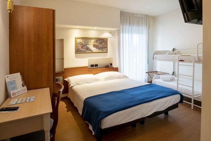 International Hotel & Suite