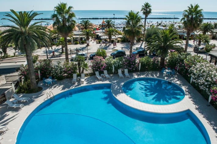 International Hotel & Suite