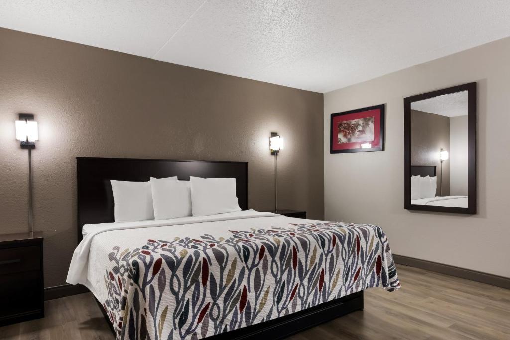 Red Roof Inn Hartford- New Britain