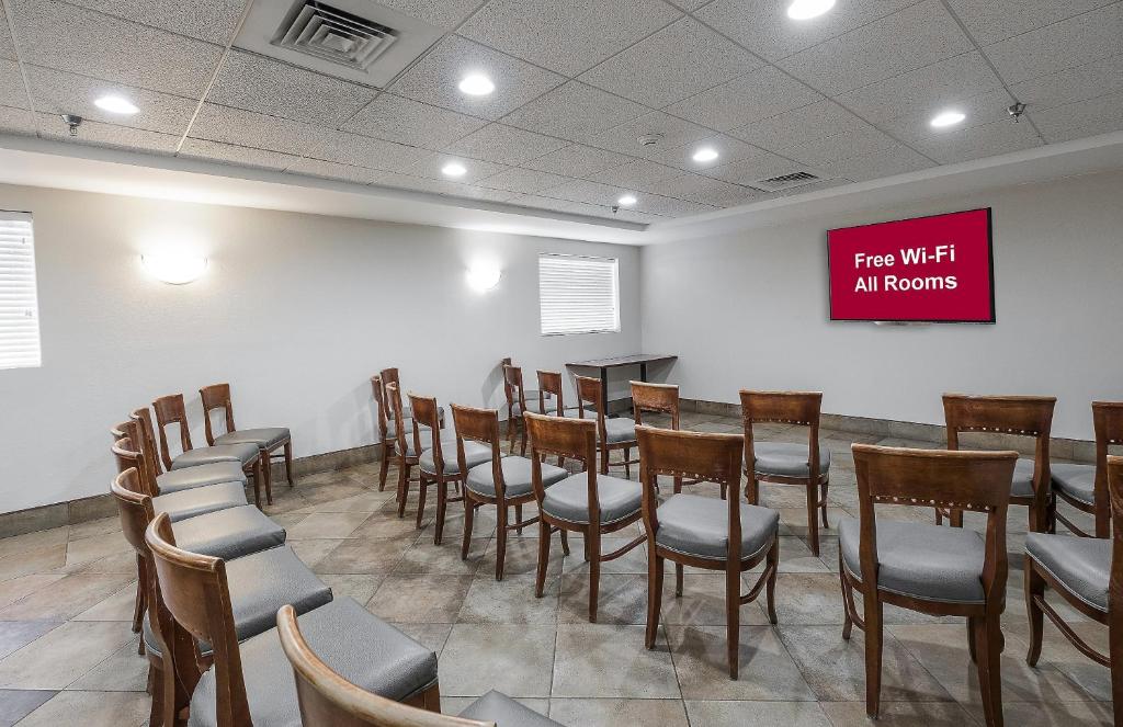 Red Roof Inn Hartford- New Britain