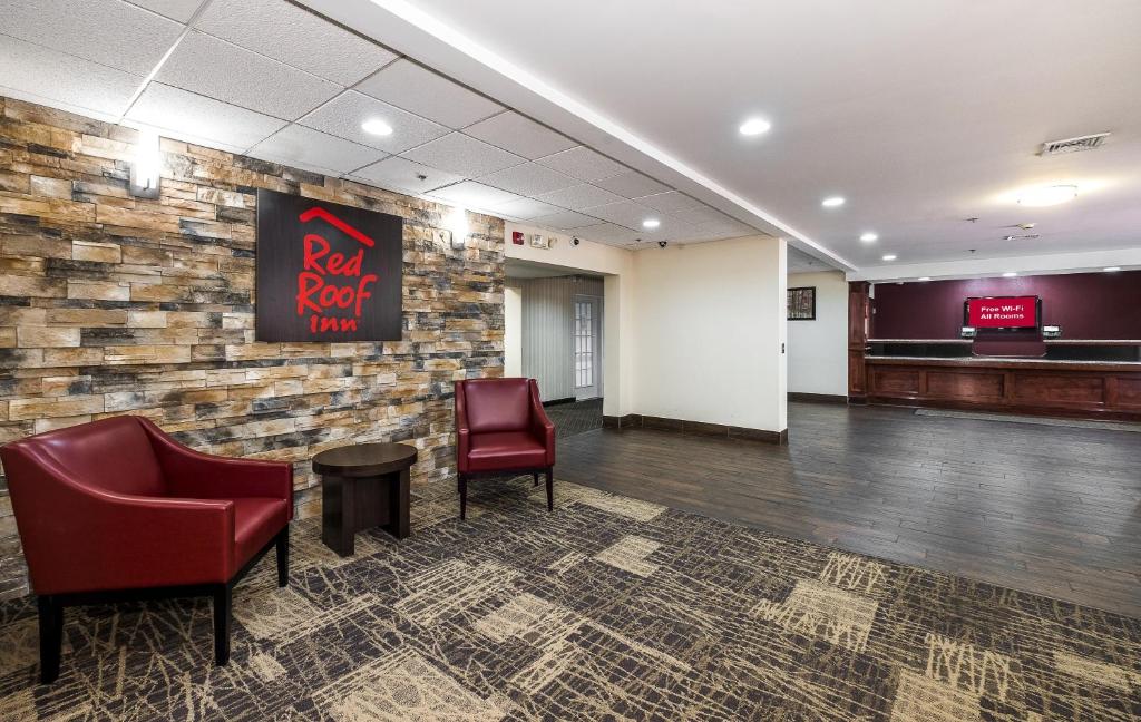 Red Roof Inn Hartford- New Britain