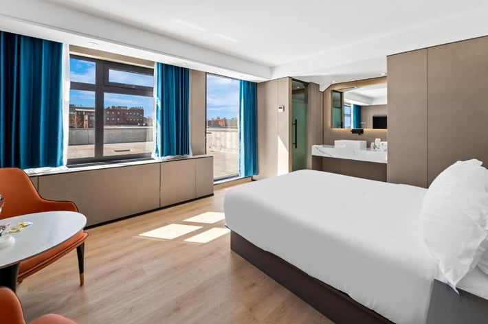 Ly New York Hotel