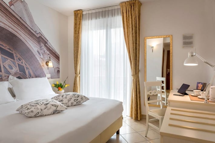 Hotel Sovrana & Re Aqva SPA