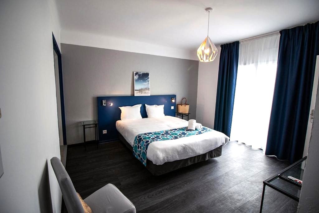 Adonis Six-Fours - Hôtel Le Bel Azur