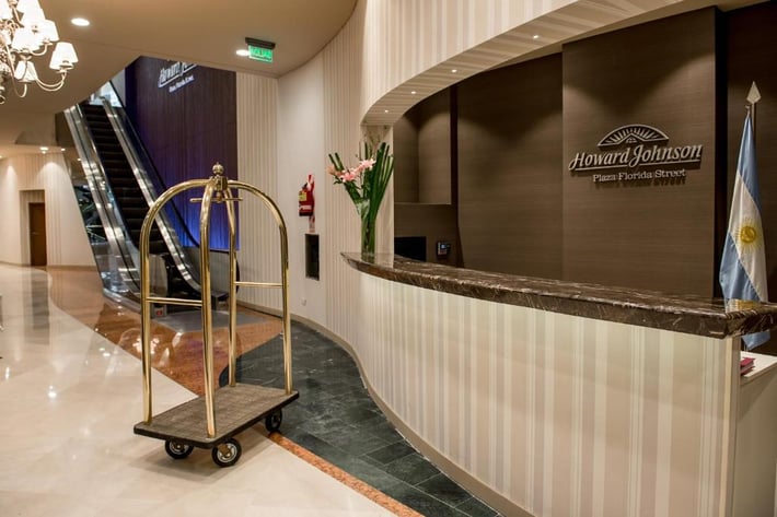 Howard Johnson Plaza by Wyndham Florida Street