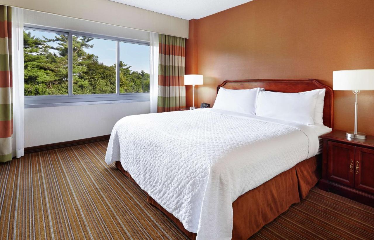 Embassy Suites by Hilton Parsippany