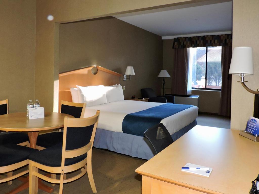 Marco LaGuardia Hotel