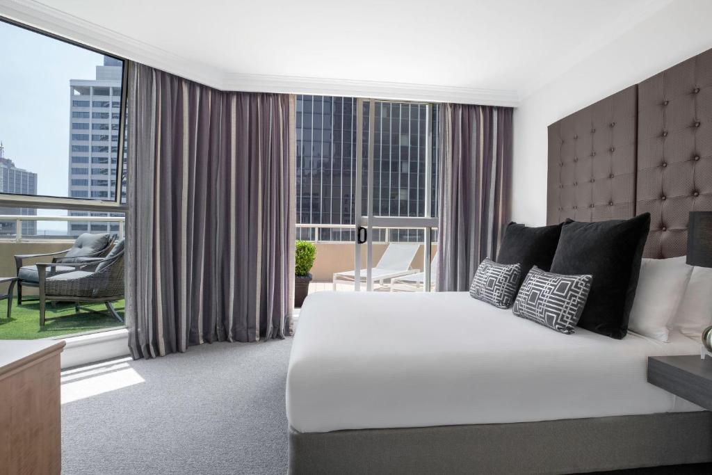 Mantra 2 Bond Street Sydney