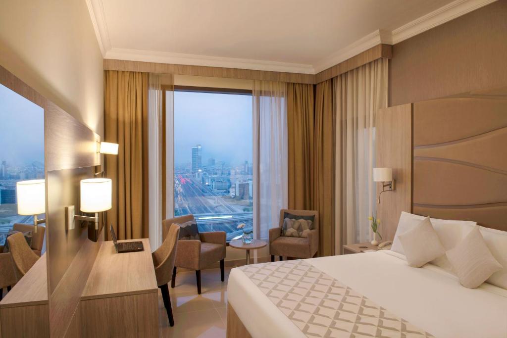 Two Seasons Hotel & Apartments