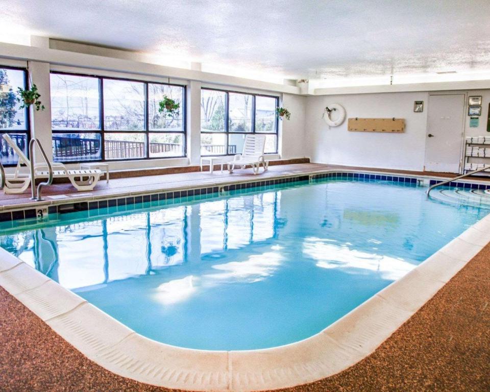 Comfort Suites Lombard Addison