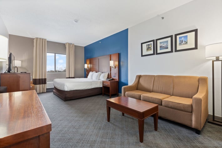 Comfort Suites Lombard Addison