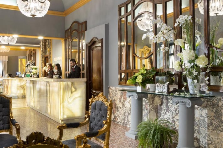 Golden Tulip Piram - Hotel con SPA!
