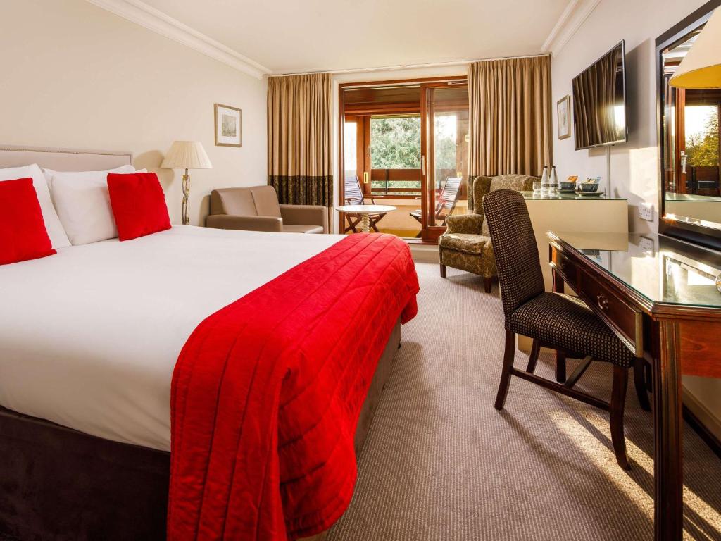 Sunday Box Hill Burford Bridge Hotel