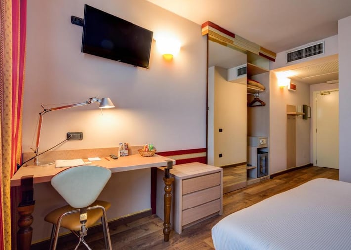 Art & Hotel