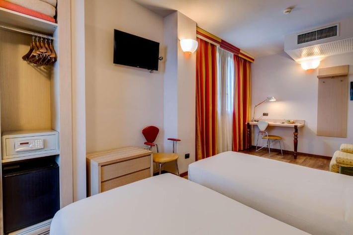 Art & Hotel