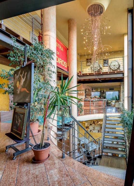 Art & Hotel