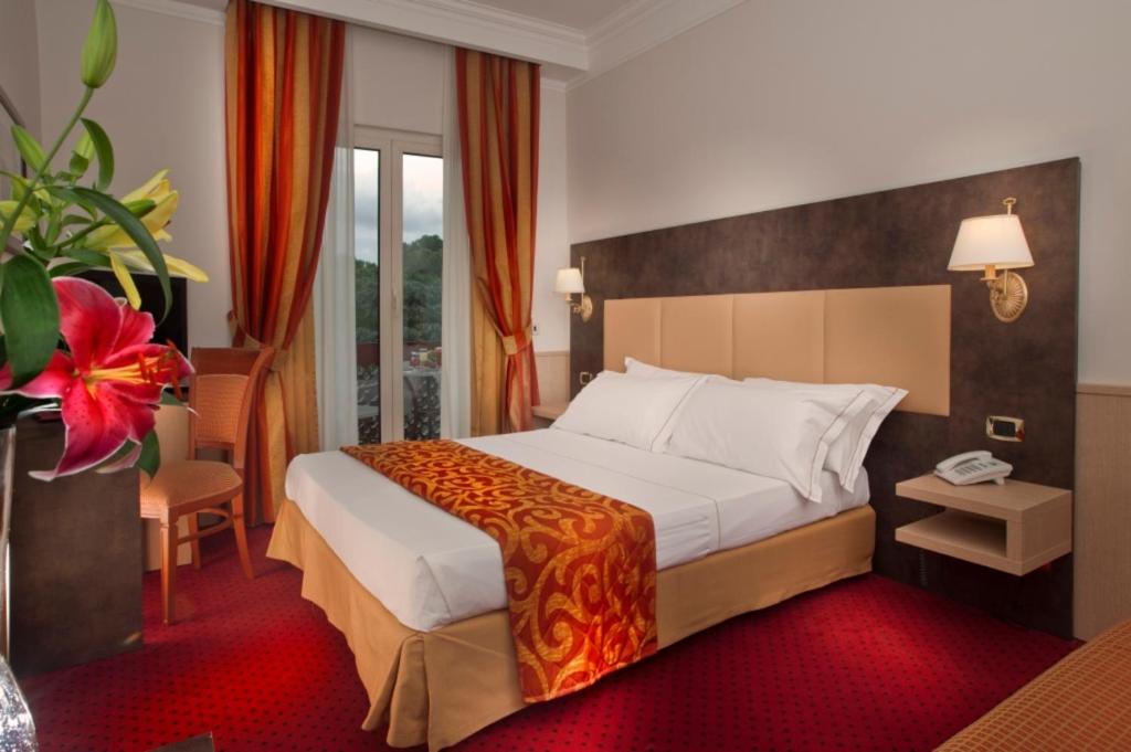 Rome Hotel Pinewood