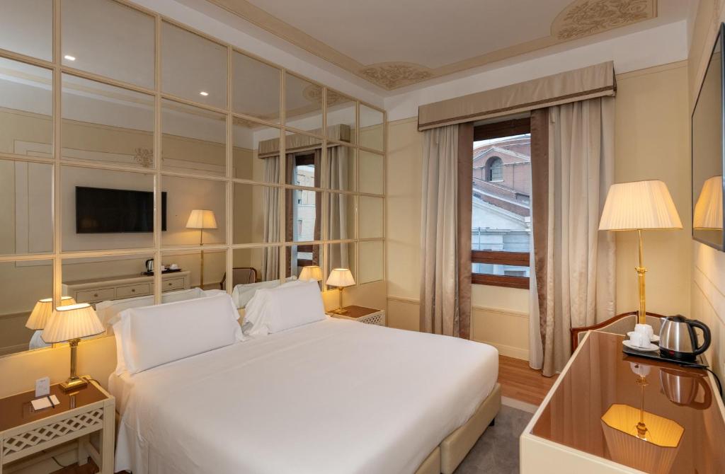 Radisson Blu GHR hotel, Rome