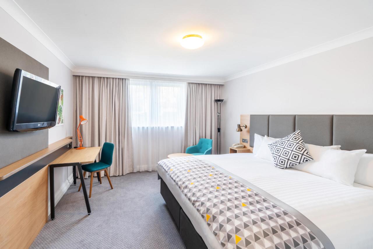 Holiday Inn Hemel Hempstead M1J8