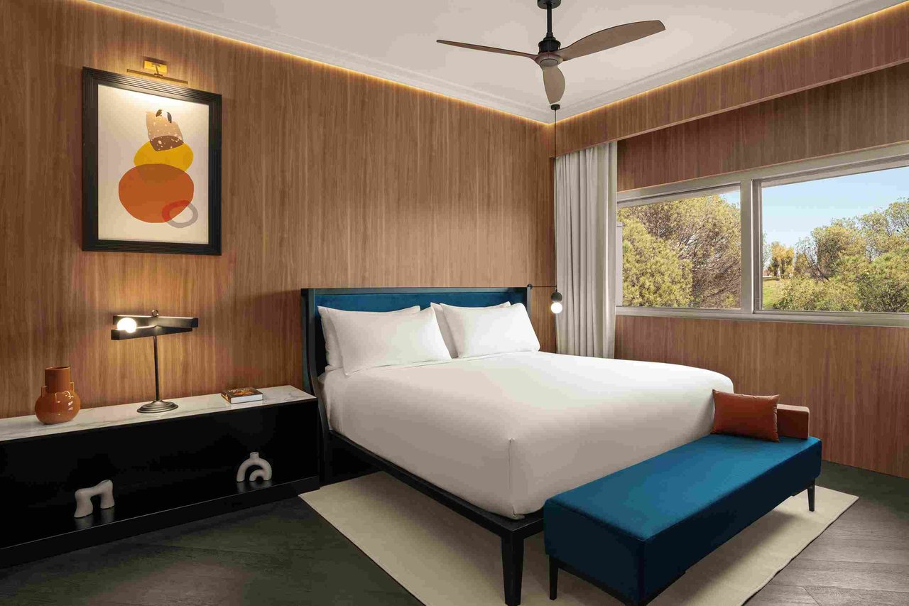 Cardo Roma, Autograph Collection