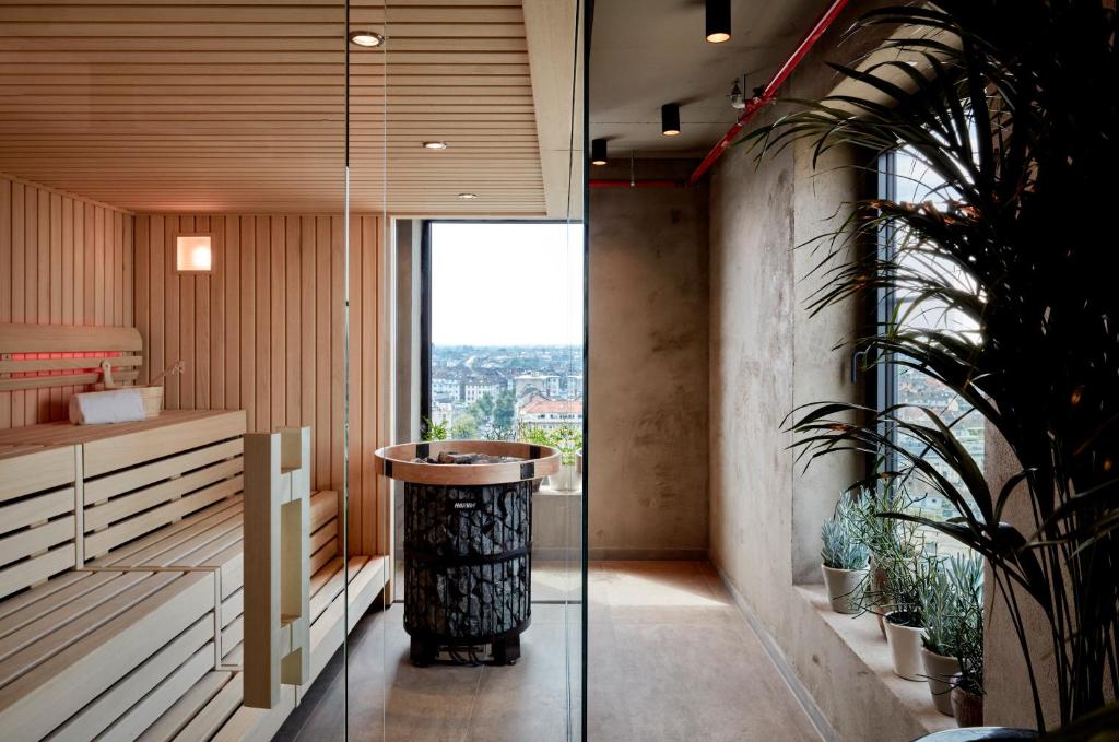 25hours Hotel Düsseldorf Das Tour