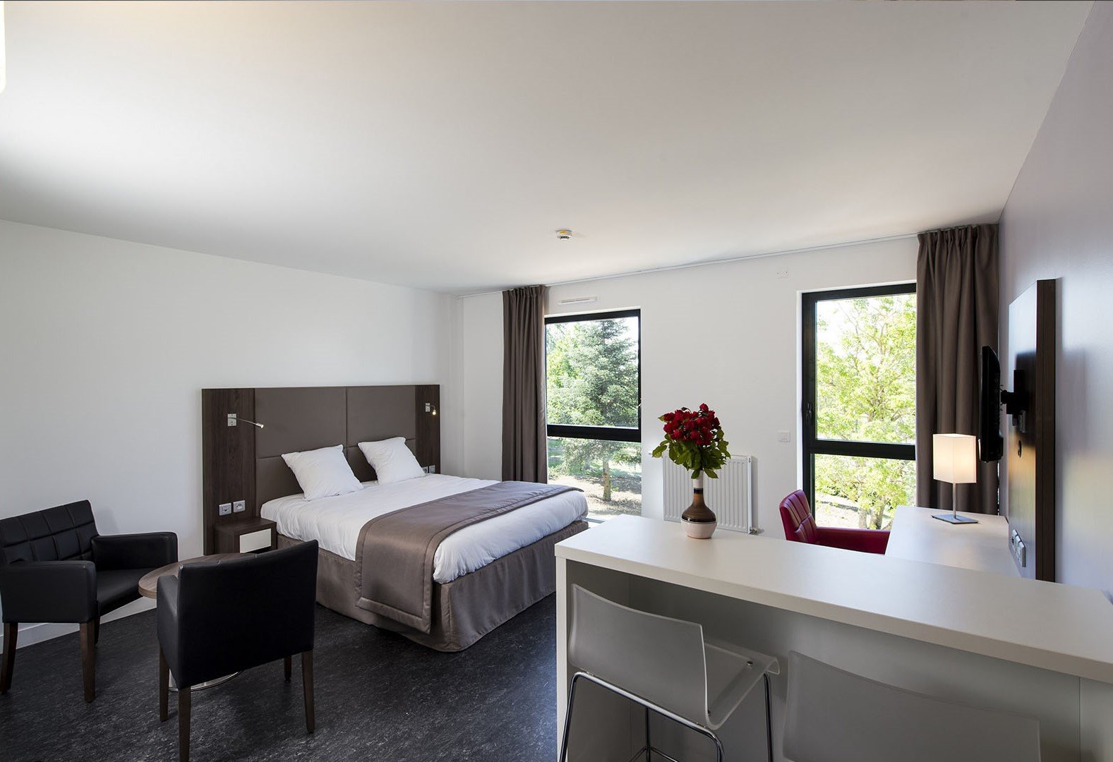 Adonis Dijon Maison Internationale