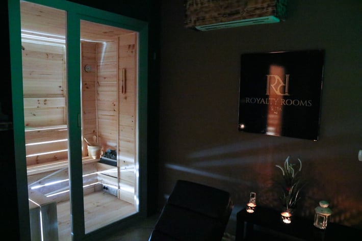 Royalty Rooms & Spa