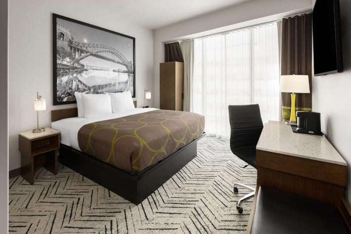 Super 8 by Wyndham Bronx Near Stadium
