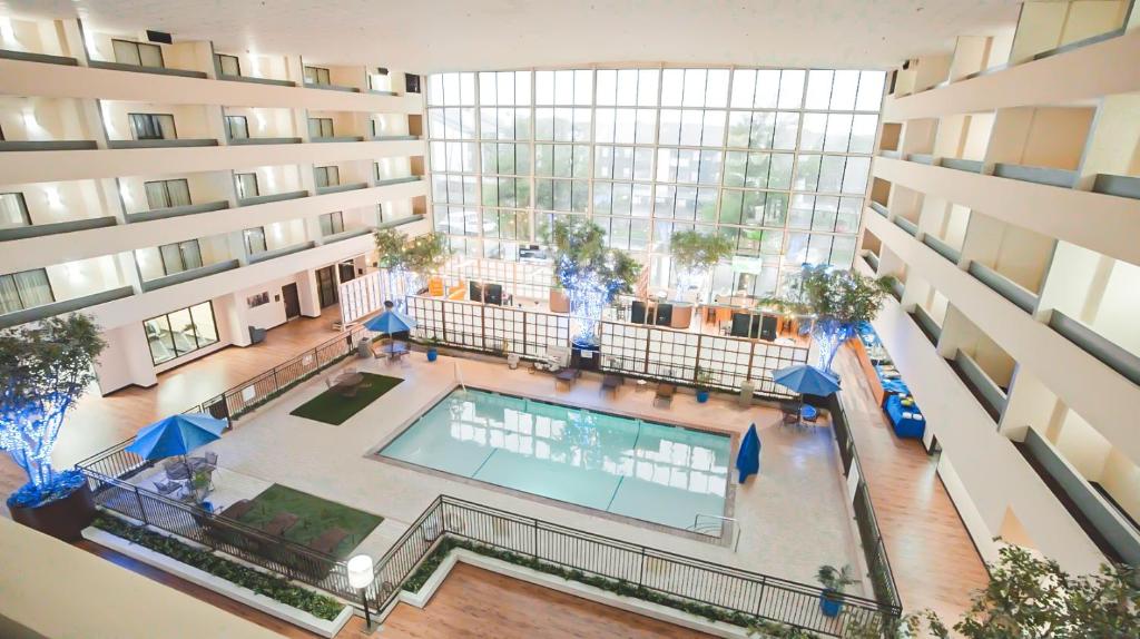 Atrium Hotel & Suites DFW South
