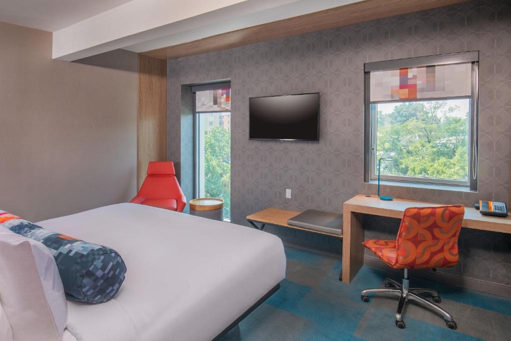 Aloft New York LaGuardia Airport