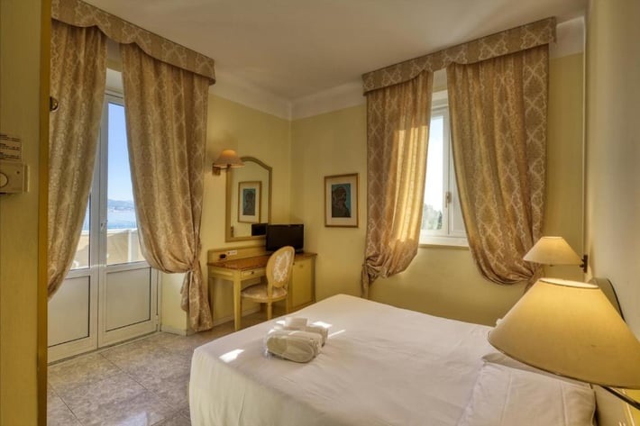 Ena Hotel